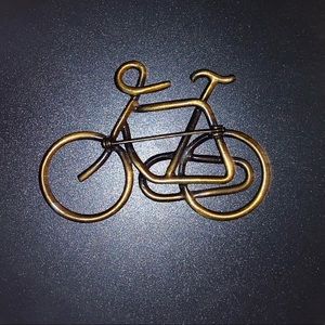 Bicycle Pin Brooch. Vintage. Measurements in photos.